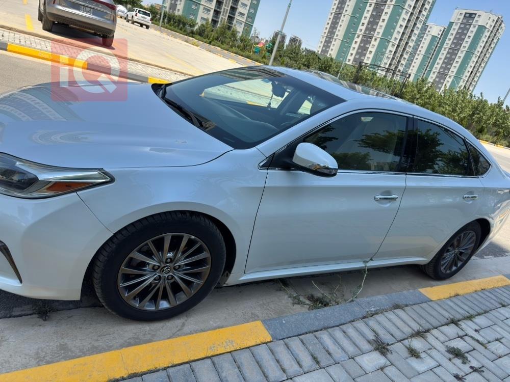 تويوتا أفالون